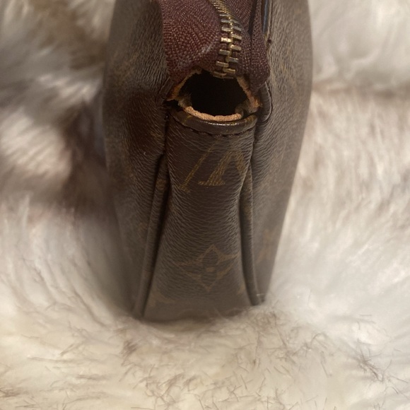 Louis Vuitton Vintage Mini Pouchette🤎 - Picture 10 of 13